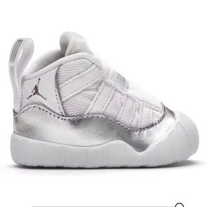 Retro Jordan 11 crib booties
